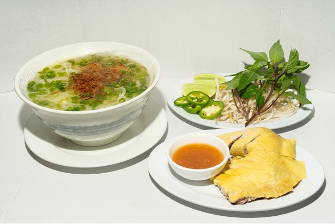 House special chicken phở